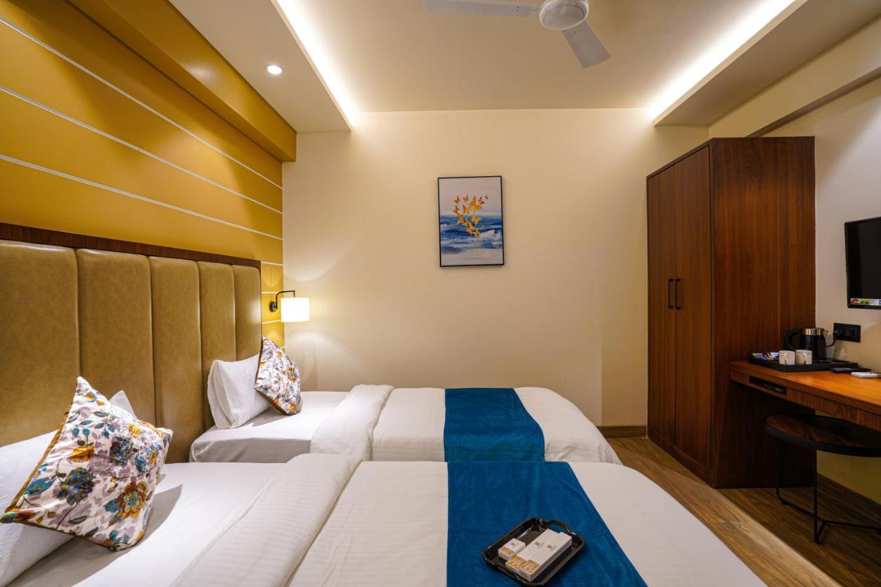 Hotel El Magnifico Сурат Экстерьер фото