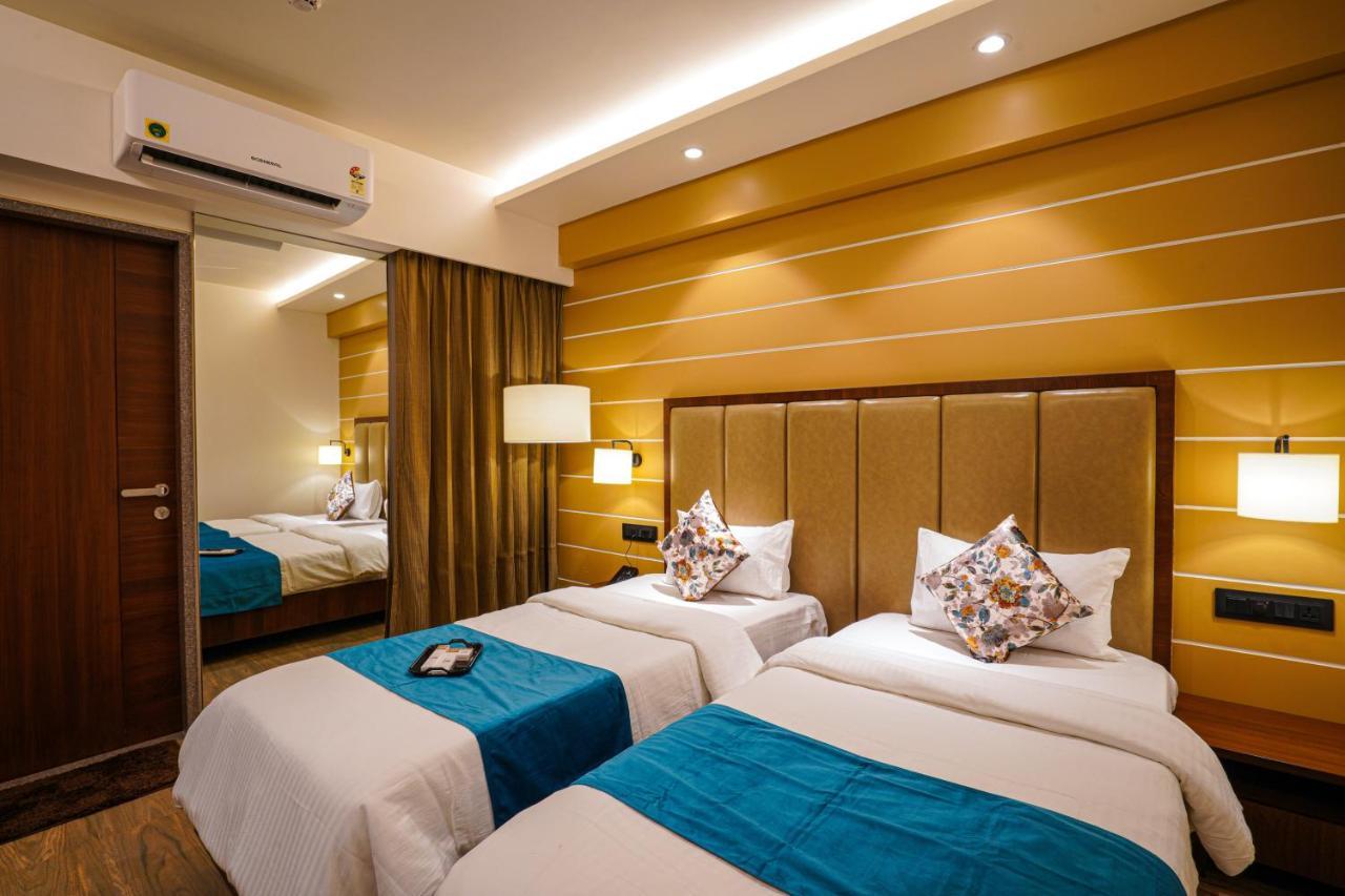 Hotel El Magnifico Сурат Экстерьер фото