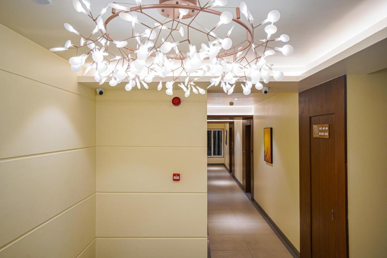 Hotel El Magnifico Сурат Экстерьер фото