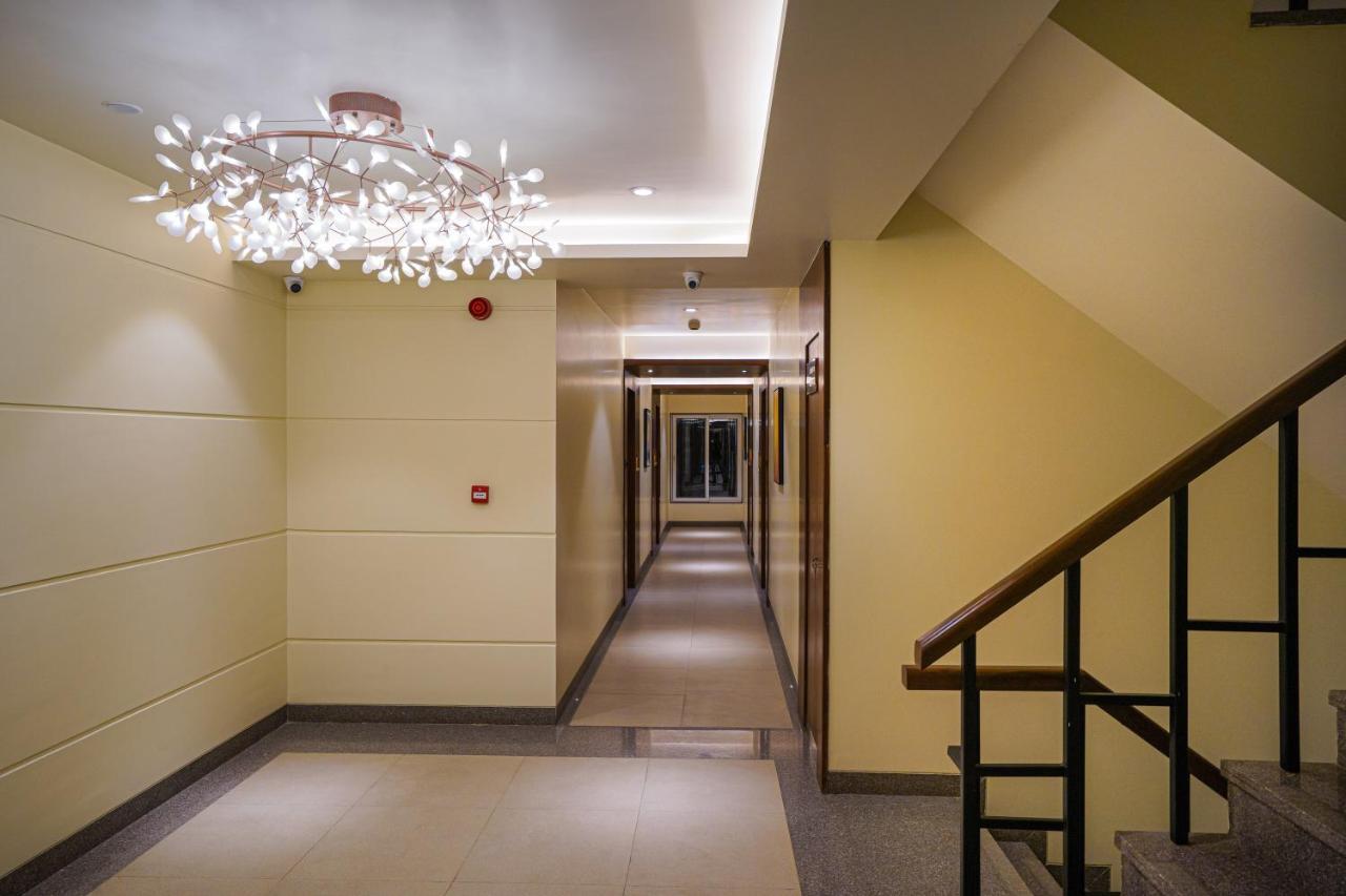 Hotel El Magnifico Сурат Экстерьер фото