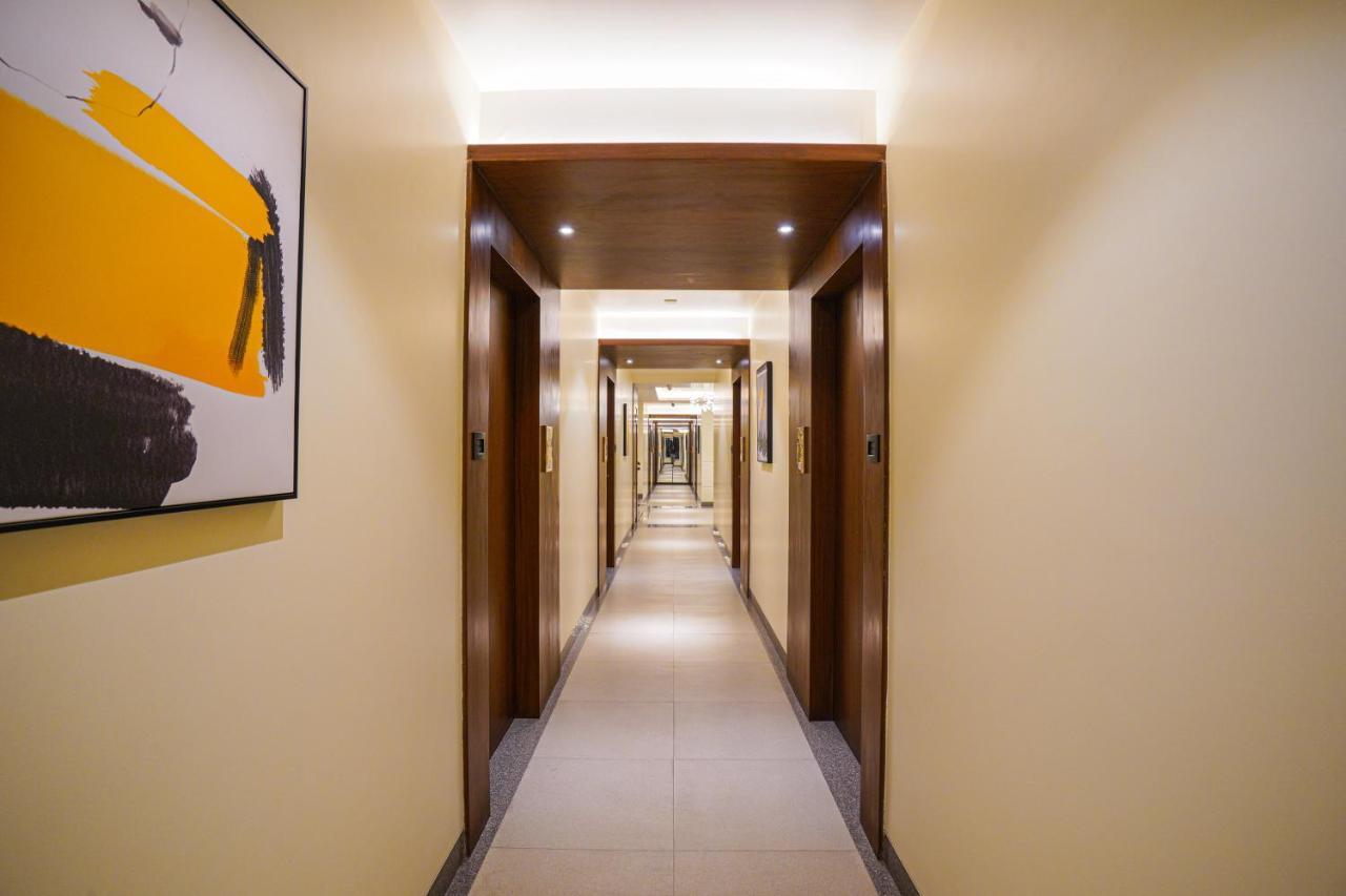 Hotel El Magnifico Сурат Экстерьер фото